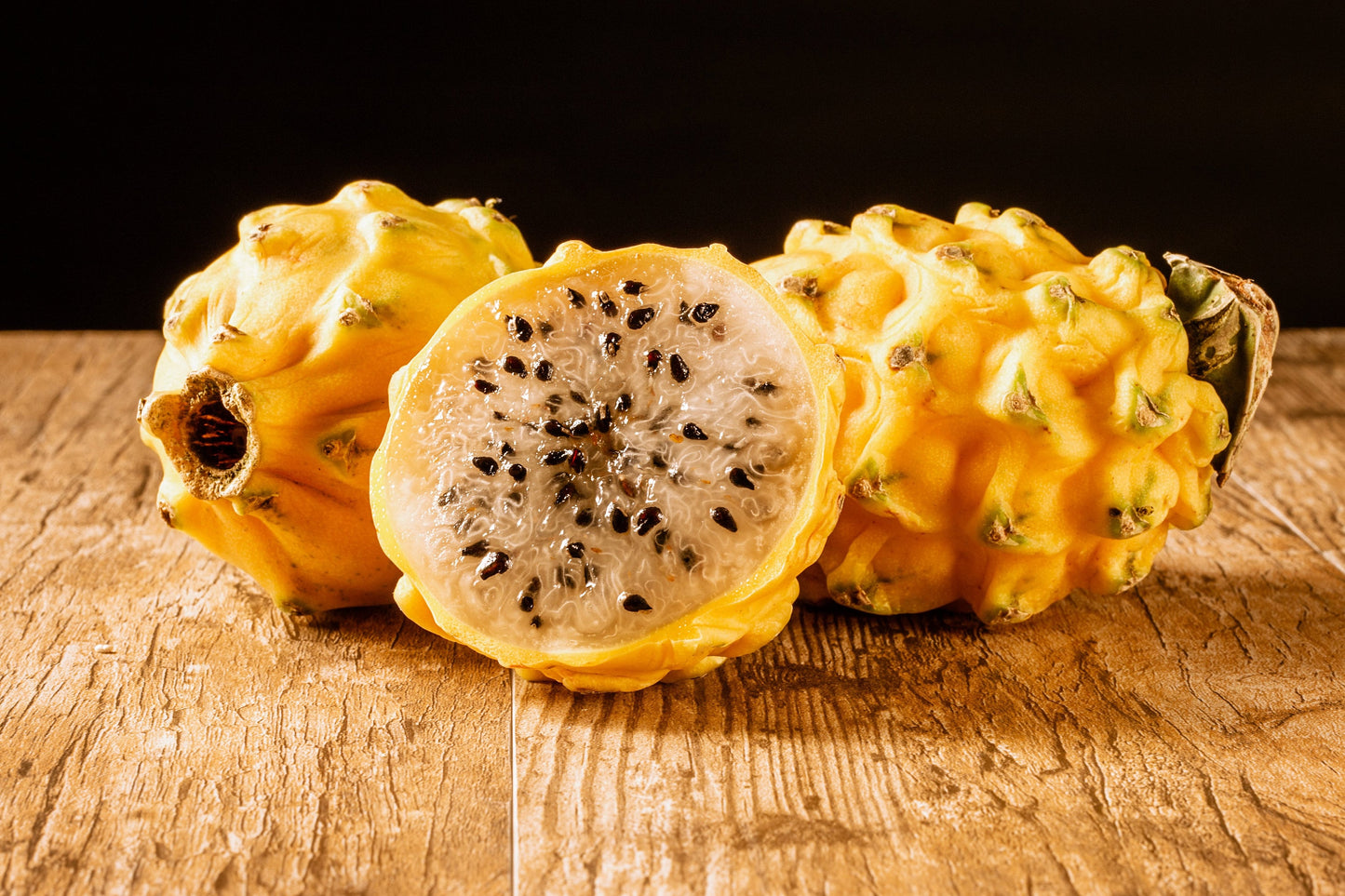 20 YELLOW DRAGON FRUIT ( Pitaya / Pitahaya / Strawberry Pear ) Hylocereus Megalanthus Cactus White Flower Seeds