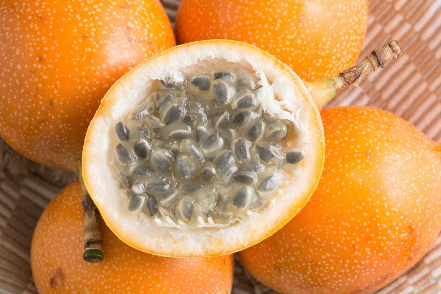 10 SWEET GRANADILLA Yellow Passionfruit Grenadia Sugar Fruit Passiflora Ligularis Huge Purple & White Flower Yellow Orange Fruit Vine Seeds