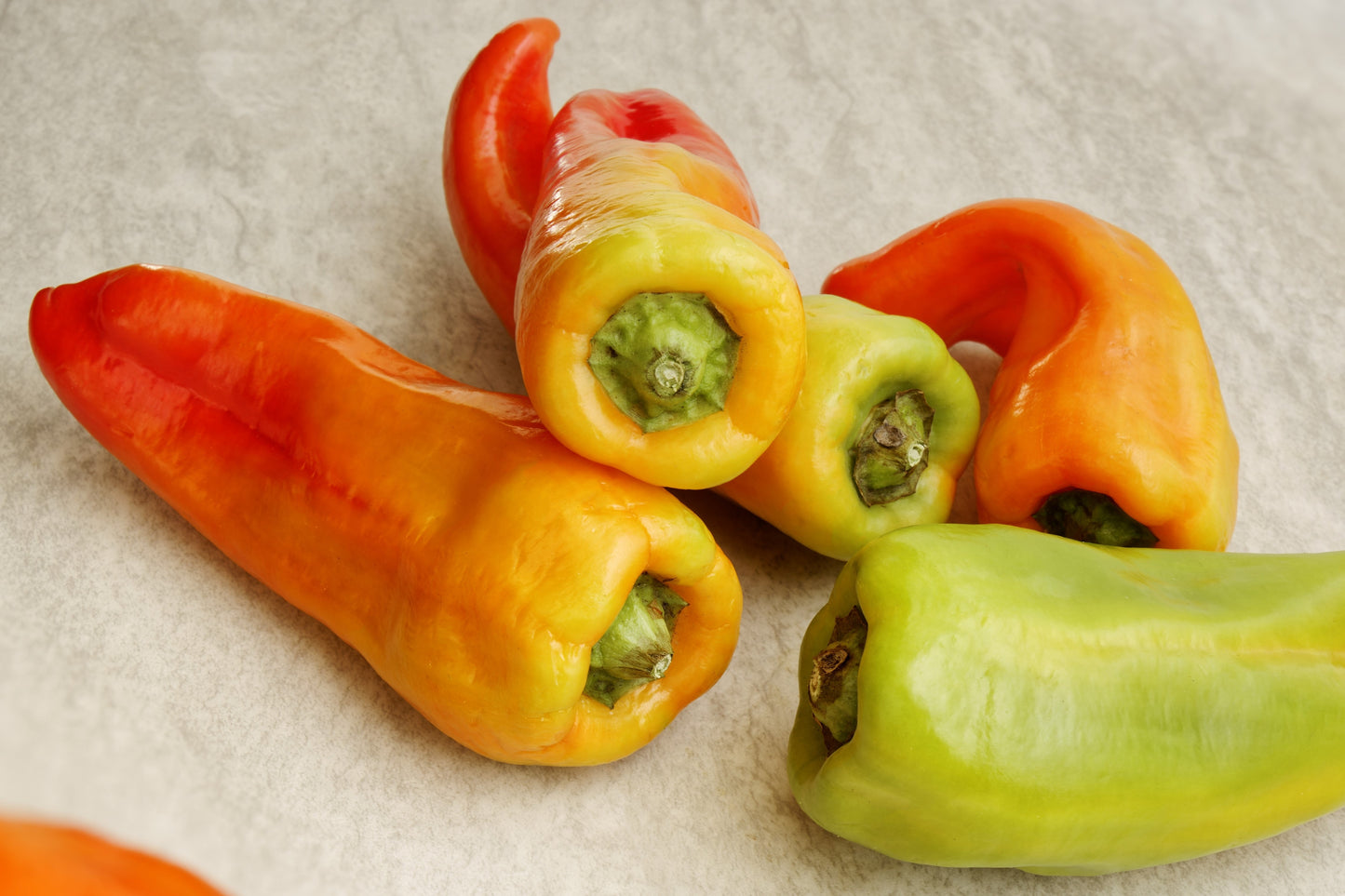 75 CUBANELLE PEPPER (Italian Sweets / Banana Pepper / Italian Frying Pepper) Capsicum Annuum Vegetable Seeds